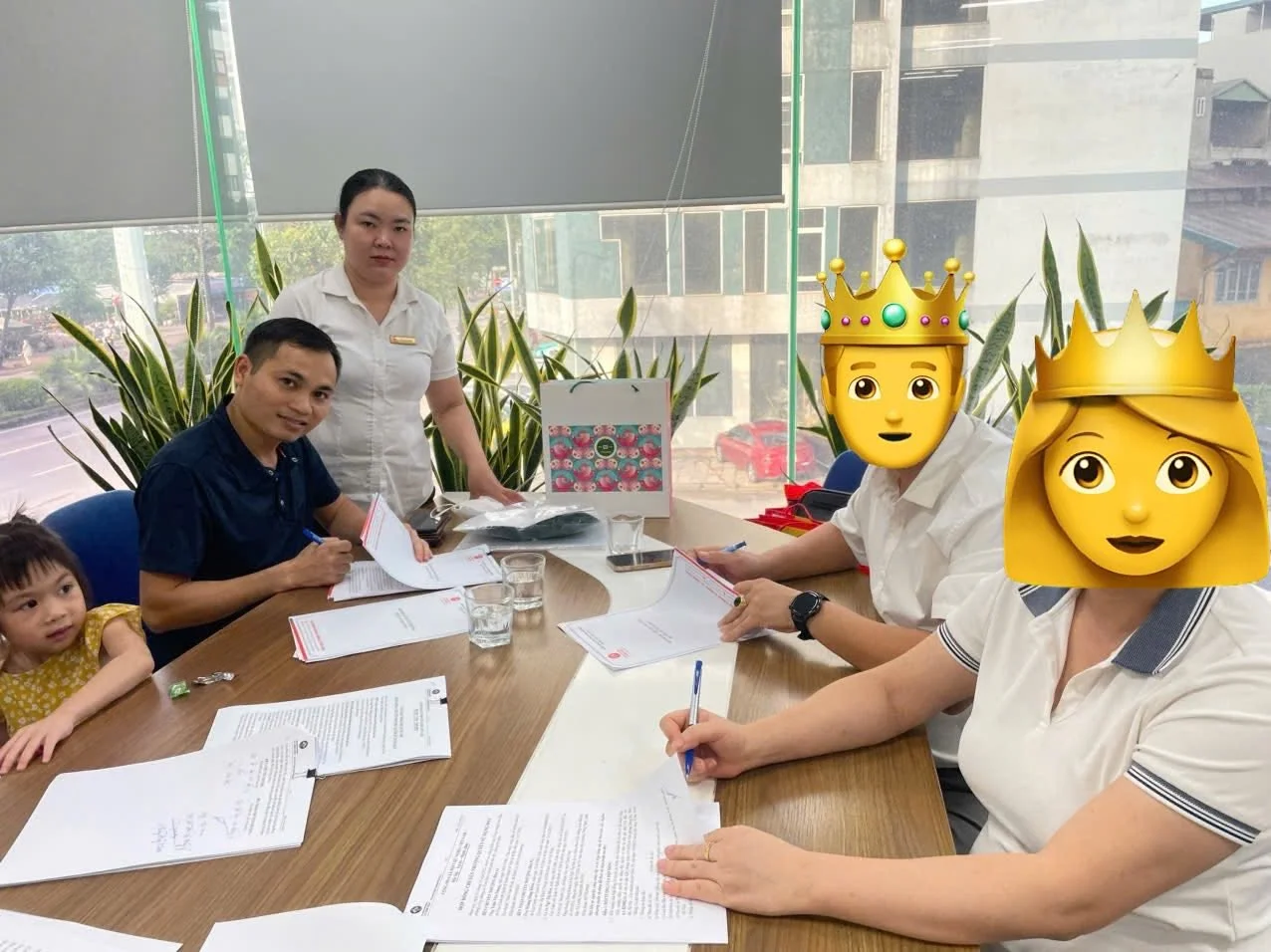 Làm việc tại khu đất